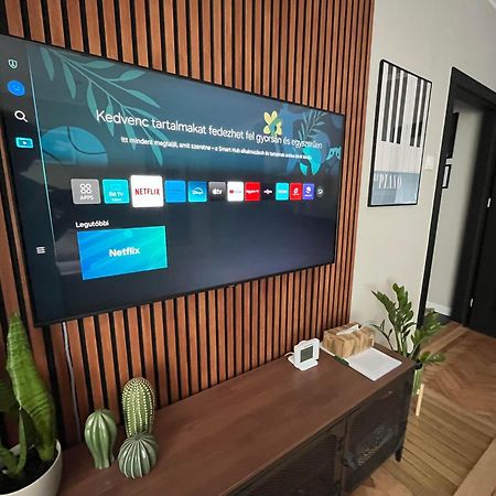 Oazis Apartman Veszprém Buitenkant foto
