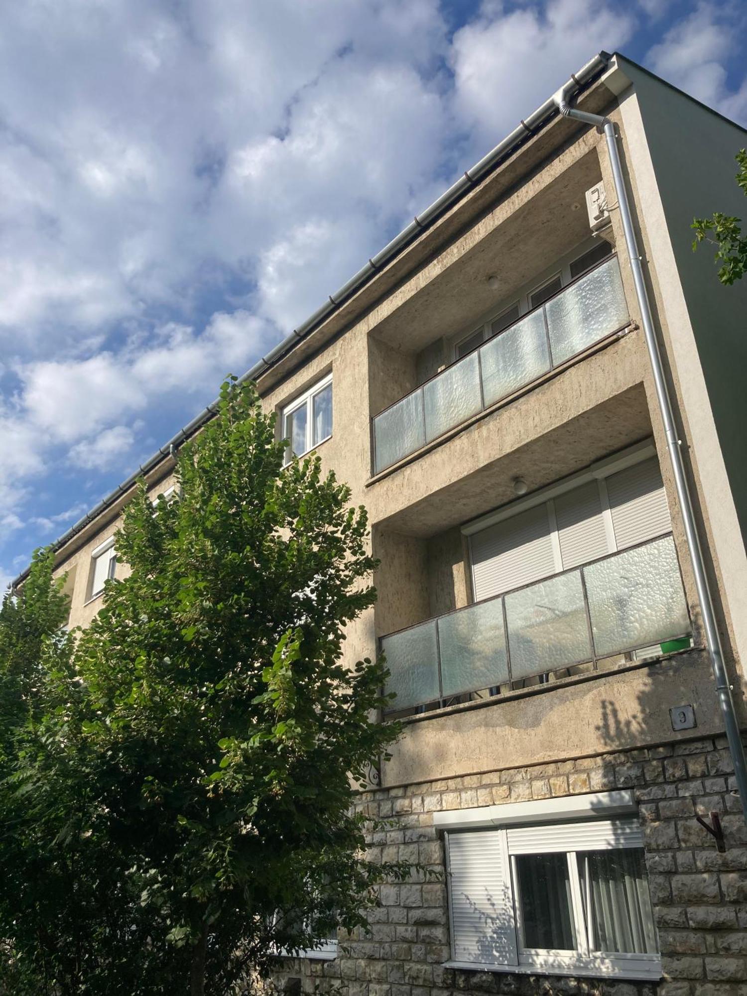 Oazis Apartman Veszprém Buitenkant foto