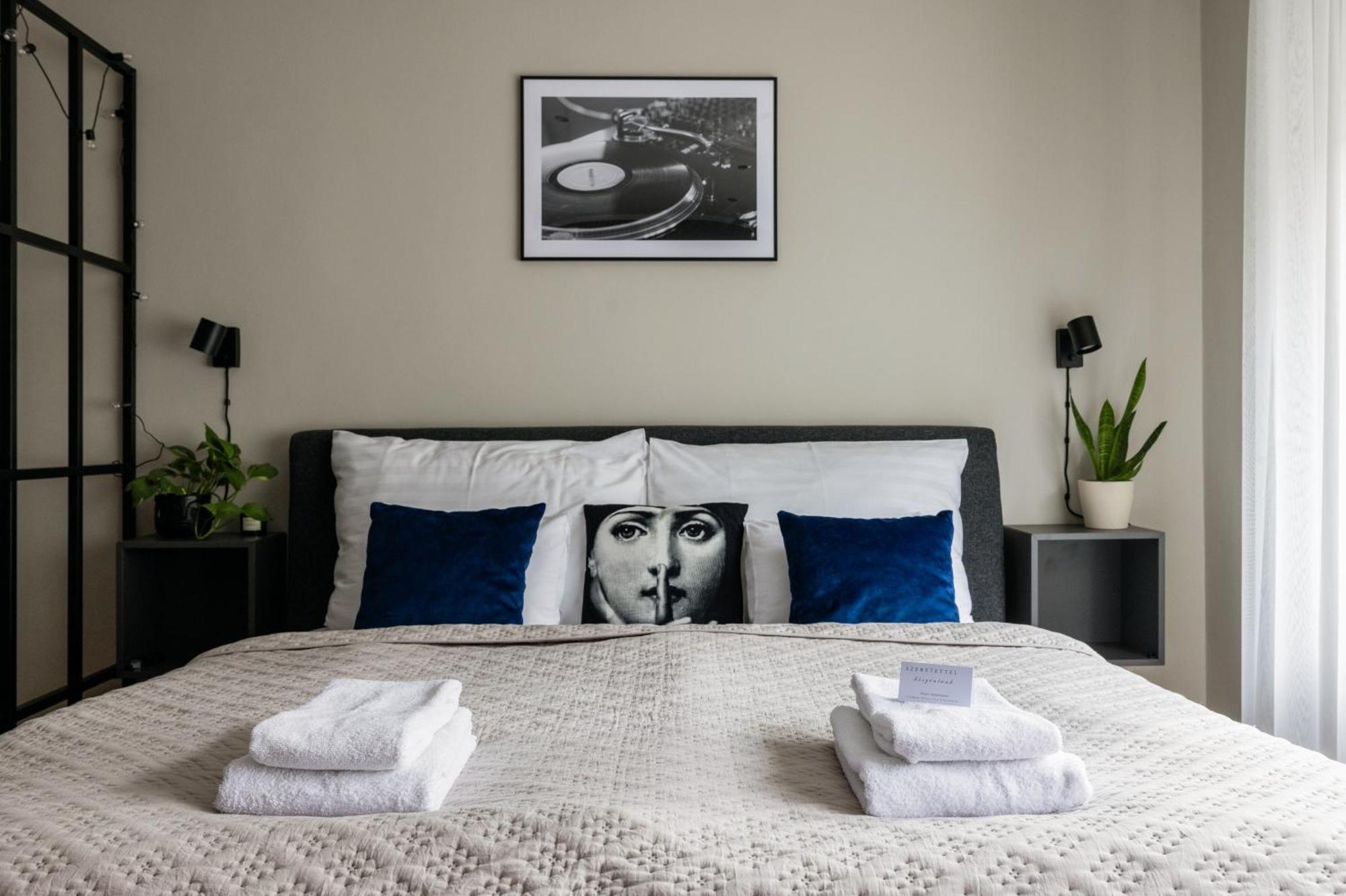 Oazis Apartman Veszprém Buitenkant foto